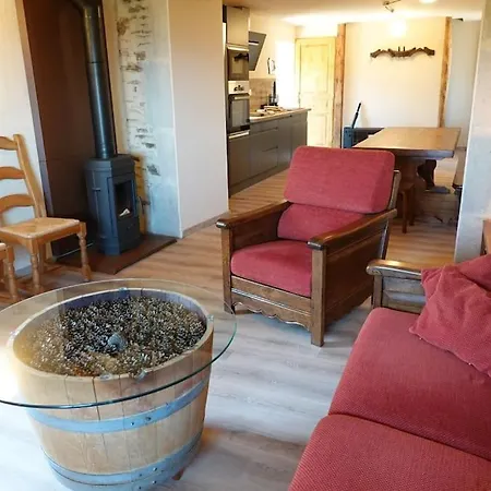 Holiday home Les Combres, Nature Avec Piscine Chauffee *